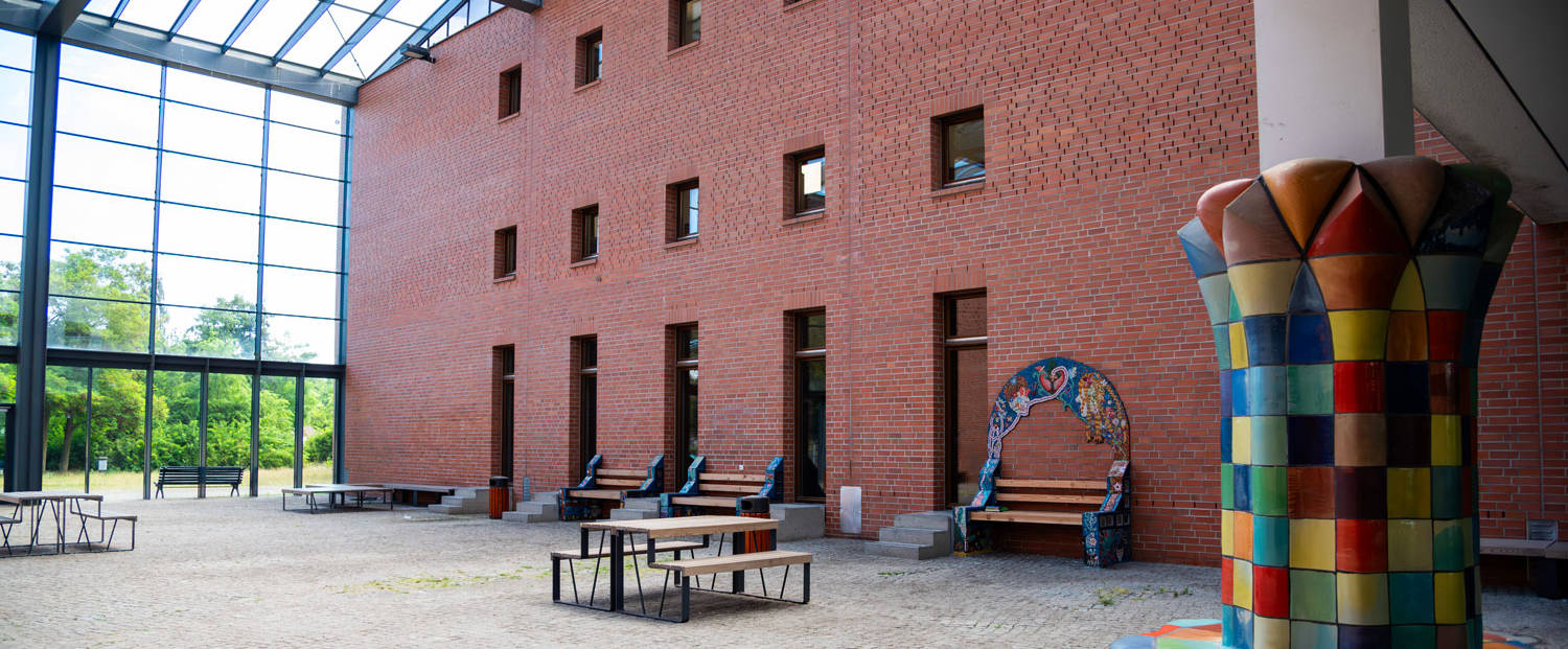überdachter Pausenhof